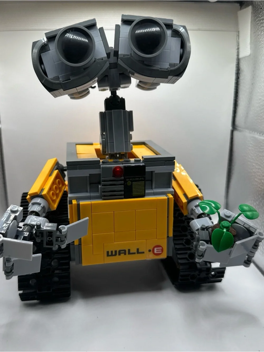 Disney WALL·E and EVE Yellow & White Buildable Toy Set
